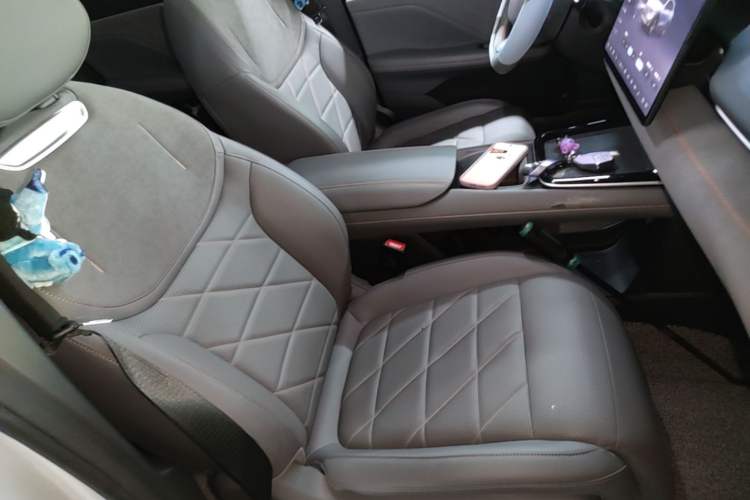 Used Deepal S05 2024 200Max Range-Extended Long-Range Version Right Front Seat