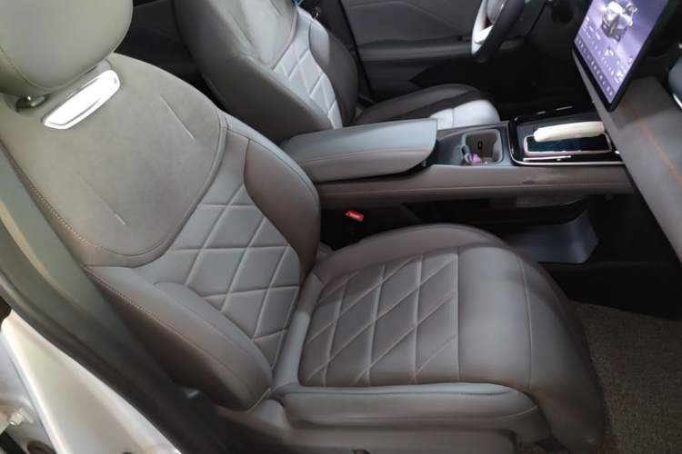 Used Deepal S05 2024 200Max Range-Extended Long-Range Version Right Front Seat