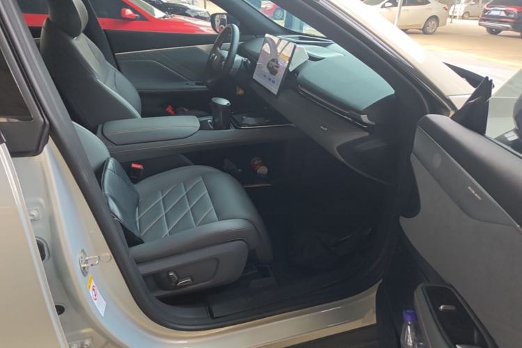 Used Deepal S05 2024 510Max Pure Electric Version Right Front Seat