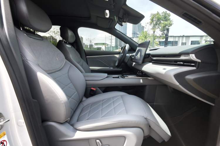 Used Deepal S05 2024 200Max Range-Extended Long-Range Version Right Front Seat