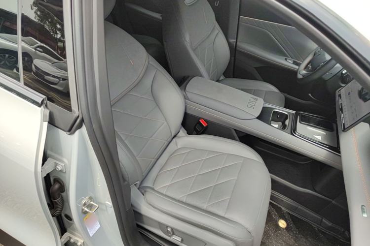 Used Deepal S05 2024 510Max Pure Electric Version Right Front Seat