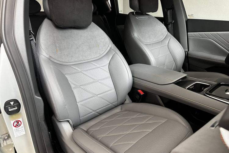 Used Deepal S05 2024 200Max Range-Extended Long-Range Version Right Front Seat