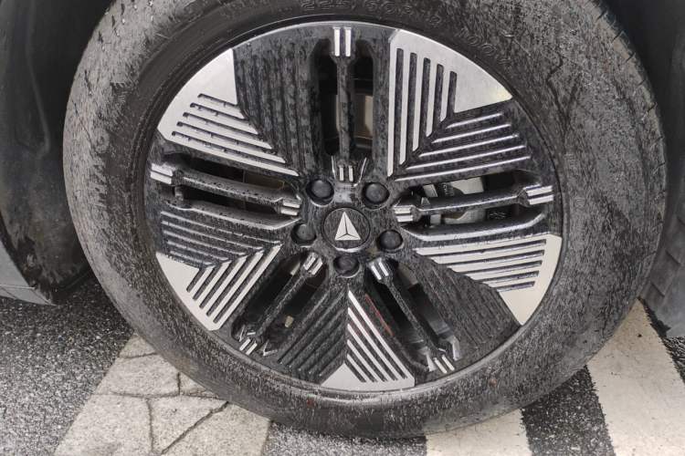 Used Deepal S05 2024 200Max Range-Extended Long-Range Version Right Front Wheel Hub