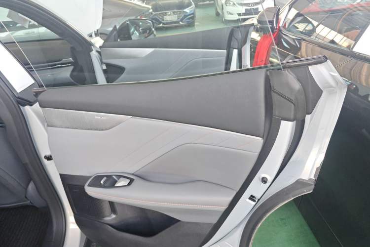 Used Deepal S05 2024 510Max Pure Electric Version Right Rear Door Interior