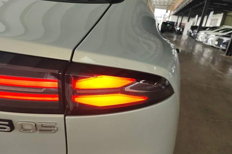 Used Deepal S05 2024 510Max Pure Electric Version Right Rear Taillight