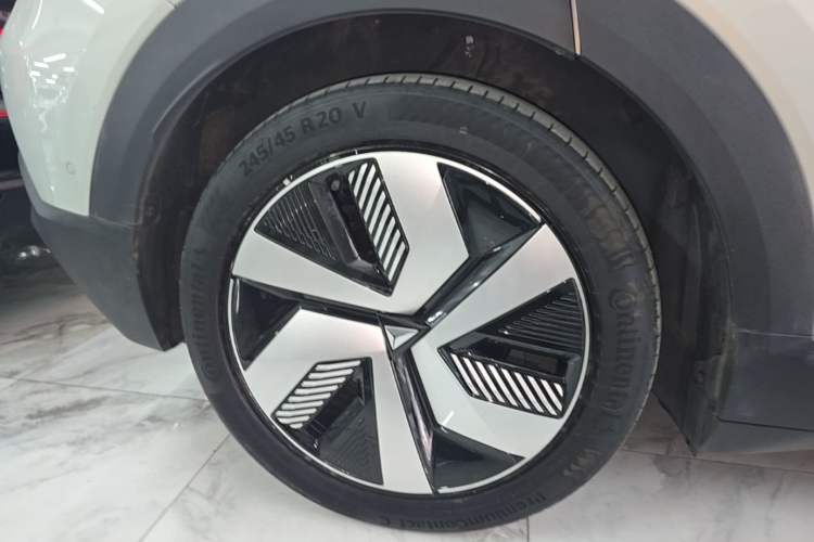 Used Deepal S05 2024 510 Ultra Pure Electric Version Right Rear Wheel Hub