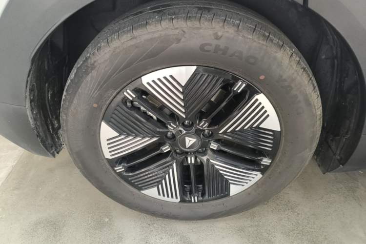Used Deepal S05 2024 510 Plus Pure Electric Version Right Rear Wheel Hub