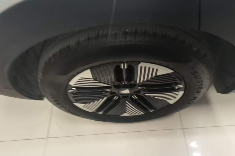 Used Deepal S05 2024 510 Plus Pure Electric Version Right Rear Wheel Hub