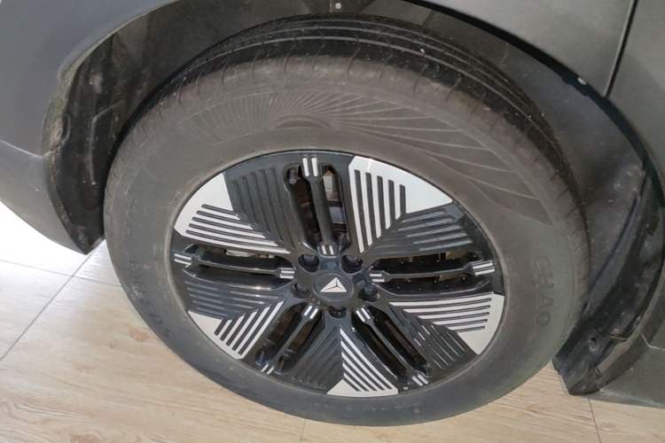 Used Deepal S05 2024 200Max Range-Extended Long-Range Version Right Rear Wheel Hub