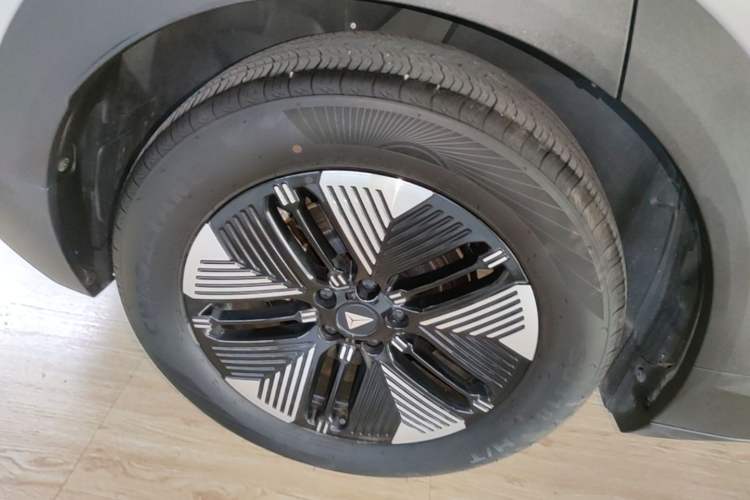Used Deepal S05 2024 200Max Range-Extended Long-Range Version Right Rear Wheel Hub