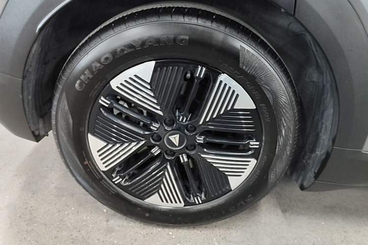 Used Deepal S05 2024 510 Plus Pure Electric Version Right Rear Wheel Hub