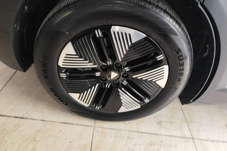 Used Deepal S05 2024 200Max Range-Extended Long-Range Version Right Rear Wheel Hub