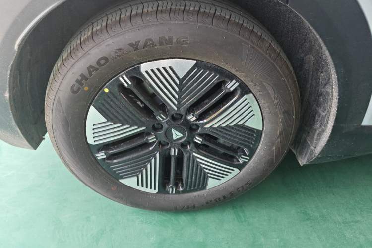 Used Deepal S05 2024 510Max Pure Electric Version Right Rear Wheel Hub