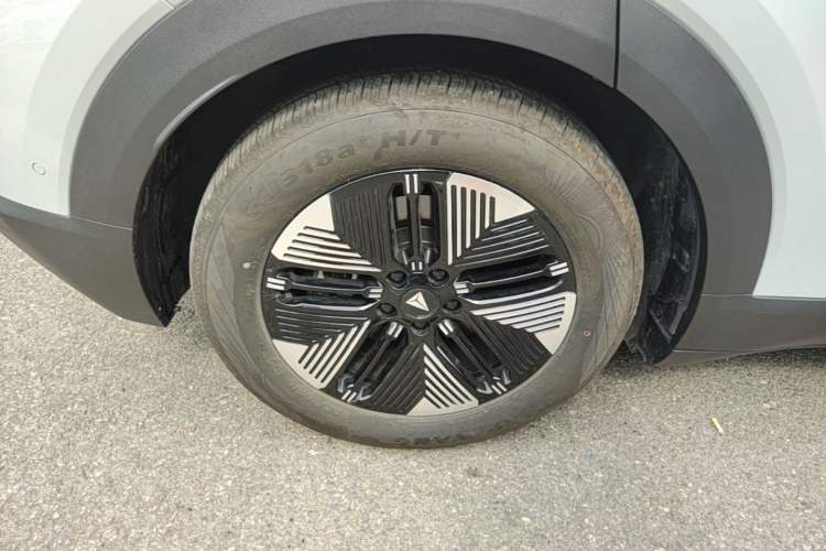 Used Deepal S05 2024 510Max Pure Electric Version Right Rear Wheel Hub