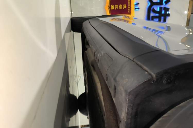 Used Deepal S05 2024 200Max Range-Extended Long-Range Version Right Side Sill