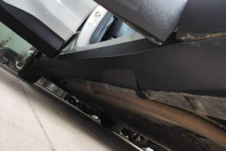 Used Deepal S05 2024 200Max Range-Extended Long-Range Version Right Side Sill