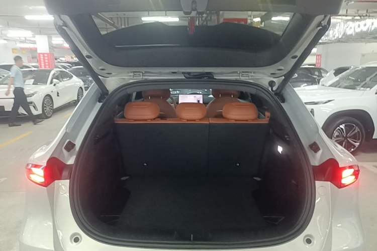 Used Deepal S05 2024 510Max Pure Electric Version Trunk
