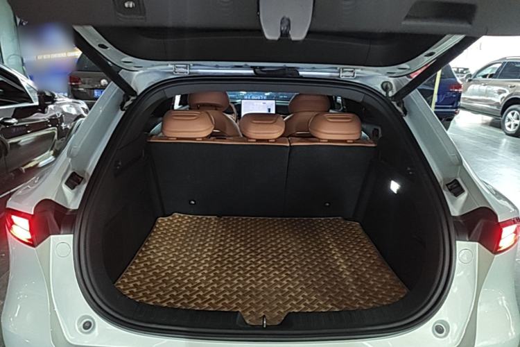 Used Deepal S05 2024 510Max Pure Electric Version Trunk