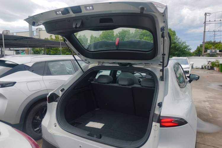 Used Deepal S05 2024 510 Plus Pure Electric Version Trunk