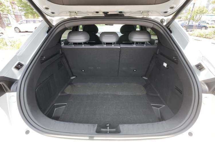 Used Deepal S05 2024 200Max Range-Extended Long-Range Version Trunk