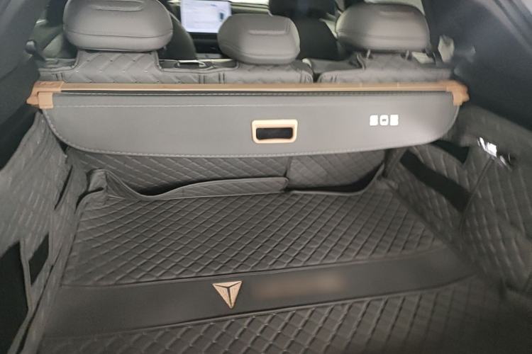 Used Deepal S05 2024 510Max Pure Electric Version Trunk