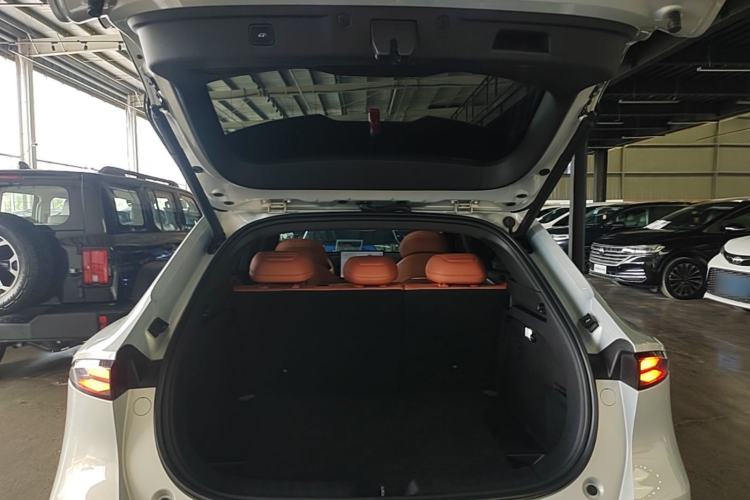 Used Deepal S05 2024 510Max Pure Electric Version Trunk