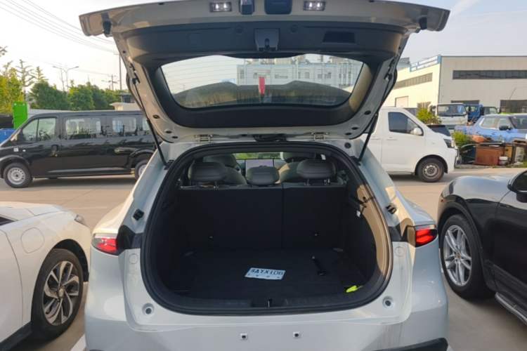 Used Deepal S05 2024 510 Plus Pure Electric Version Trunk