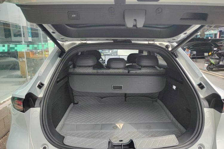 Used Deepal S05 2024 510Max Pure Electric Version Trunk
