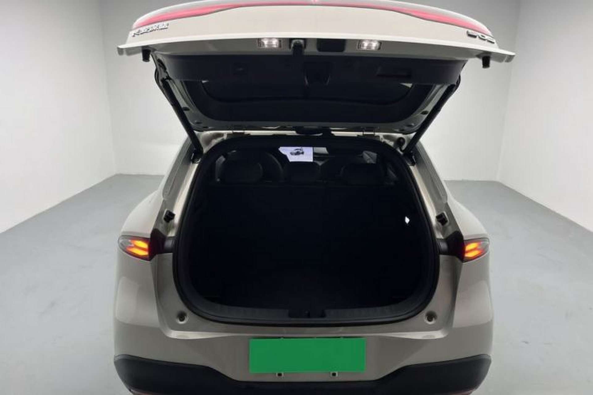 Used Deepal S05 2024 200Max Range-Extended Long-Range Version Trunk