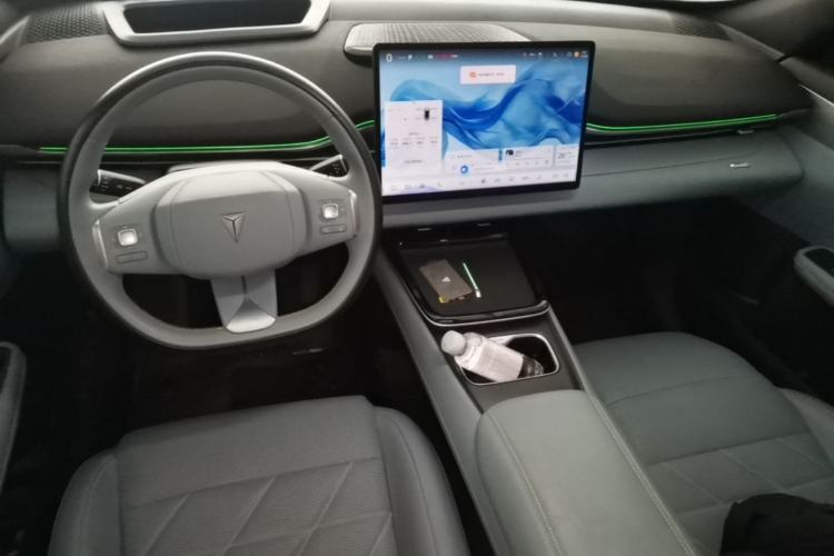 Used Deepal S05 2024 510 Ultra Pure Electric Version Center Console