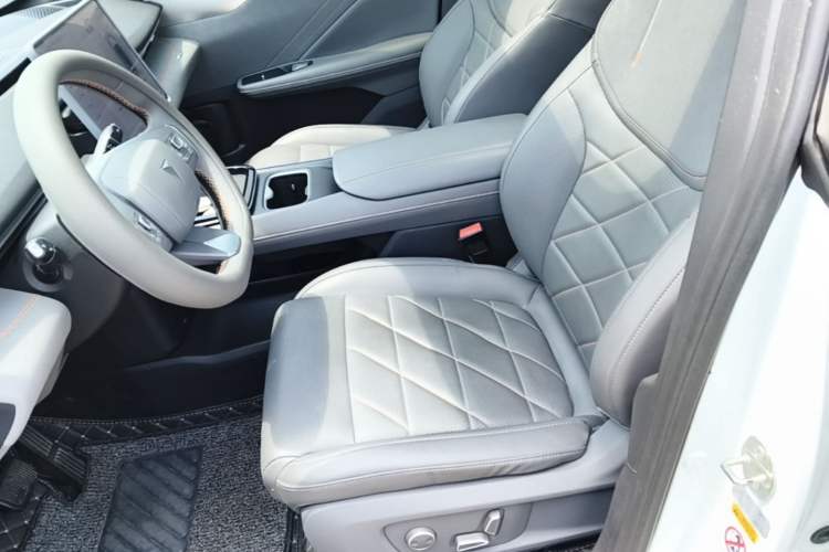Used Deepal S05 2024 510Max Pure Electric Version Left Front Seat