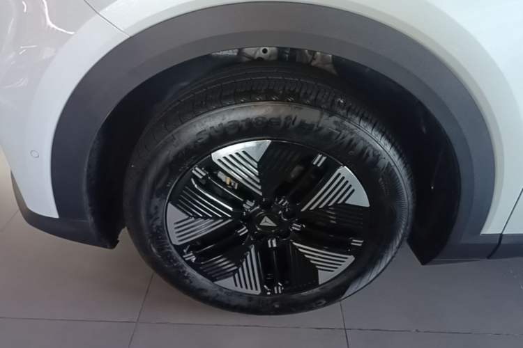 Used Deepal S05 2024 510 Plus Pure Electric Version Left Front Wheel Hub