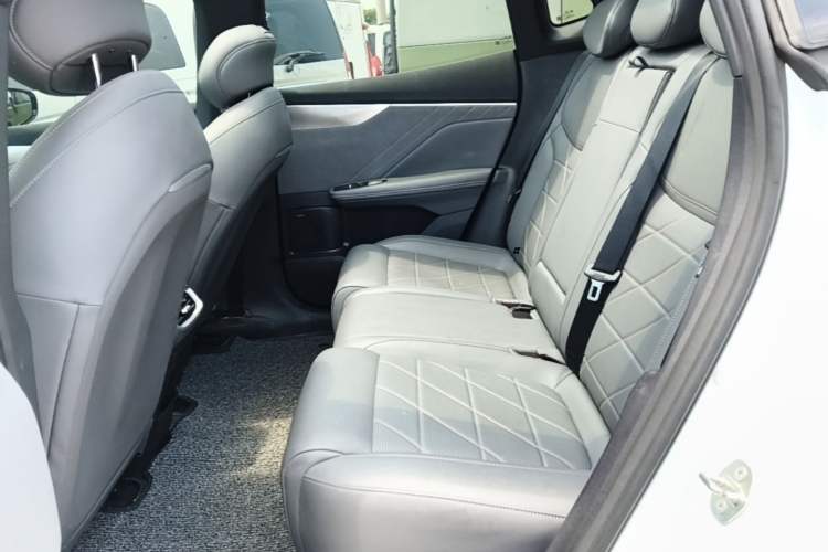 Used Deepal S05 2024 510Max Pure Electric Version Left Rear Seat