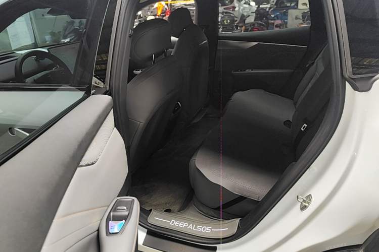 Used Deepal S05 2024 510 Ultra Pure Electric Version Left Rear Seat