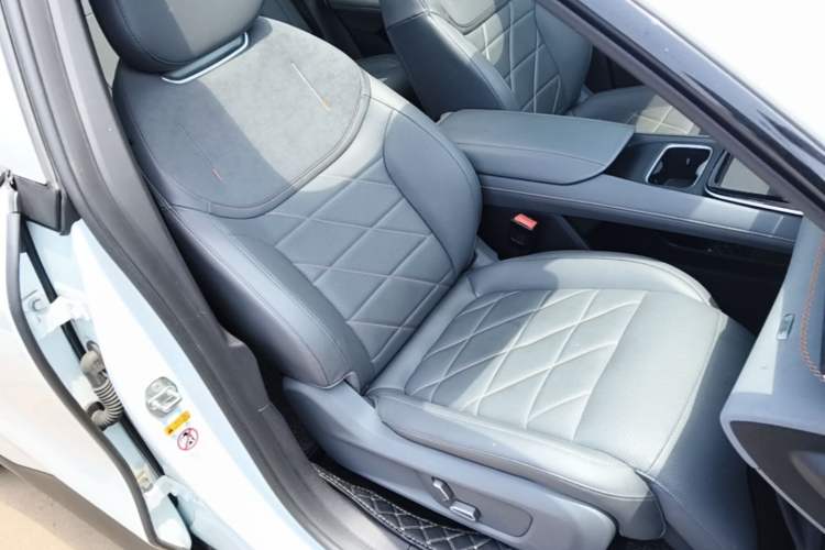 Used Deepal S05 2024 510Max Pure Electric Version Right Front Seat