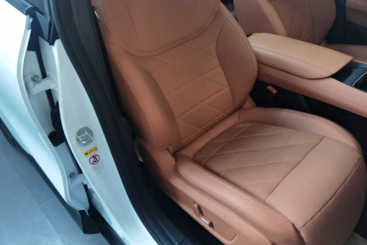 Used Deepal S05 2024 510Max Pure Electric Version Right Front Seat