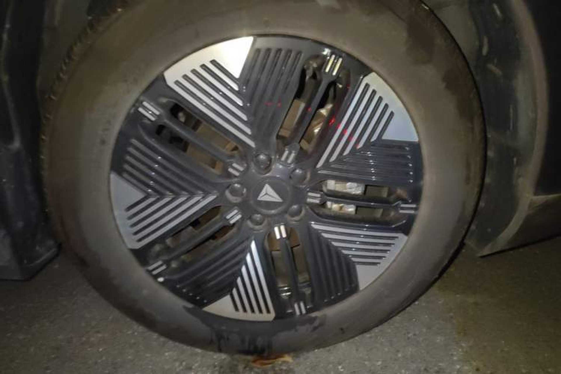 Used Deepal S05 2024 510Max Pure Electric Version Right Front Wheel Hub