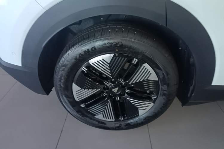 Used Deepal S05 2024 510 Plus Pure Electric Version Right Rear Wheel Hub