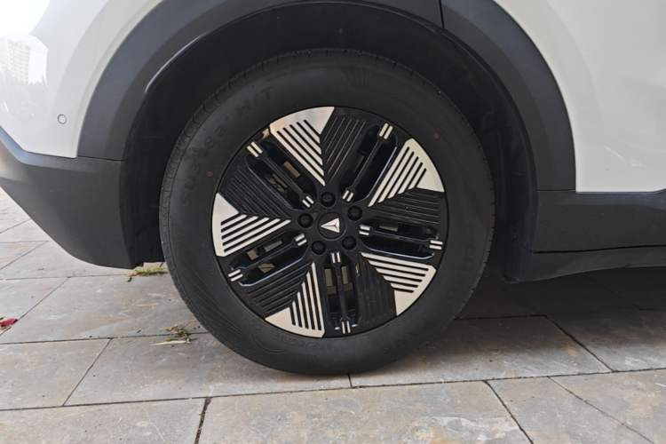 Used Deepal S05 2024 510Max Pure Electric Version Right Rear Wheel Hub