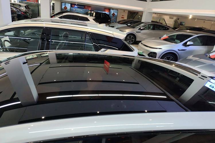 Used Deepal S05 2024 510Max Pure Electric Version Roof