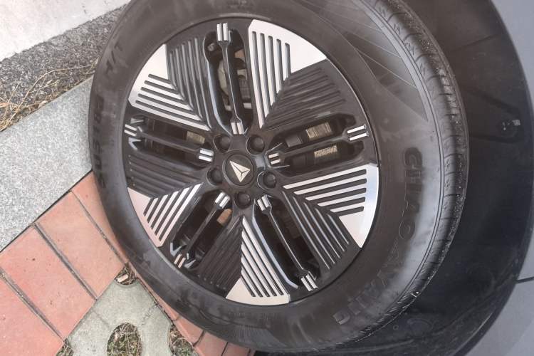 Used Deepal S05 2026 Model 520Plus Pure Electric Edition Right Rear Wheel Hub