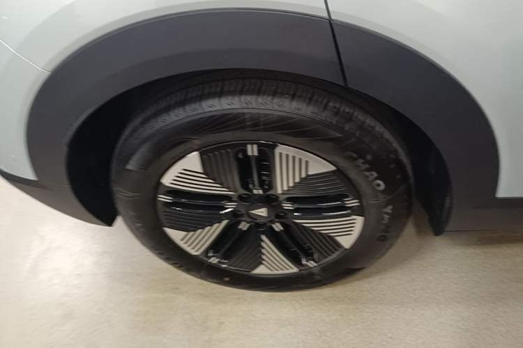 Used Deepal S05 2026 Model 520Ultra Pure Electric Edition Right Rear Wheel Hub