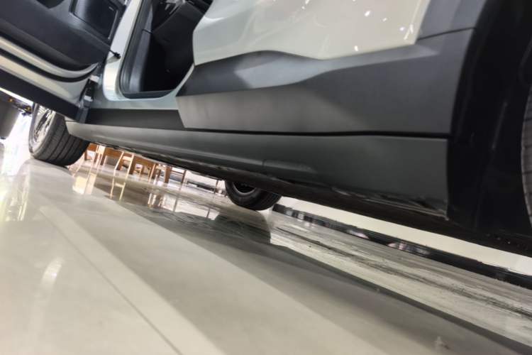 Used Deepal S05 2026 Model 520Lite Pure Electric Edition Left Side Sill