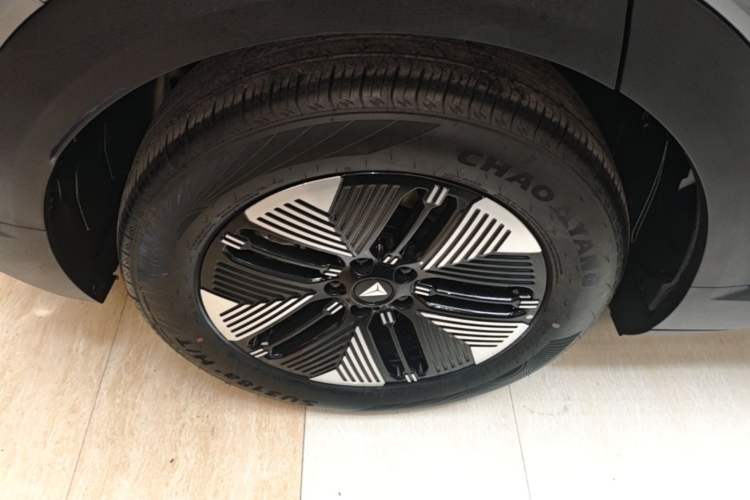 Used Deepal S05 2026 Model 520Max Pure Electric Edition Right Rear Wheel Hub