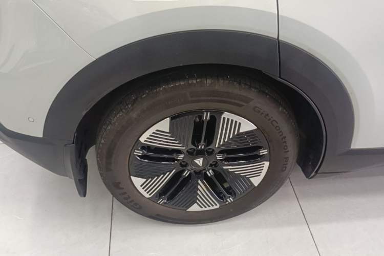 Used Deepal S05 2026 Model 620Plus Pure Electric Edition Right Rear Wheel Hub