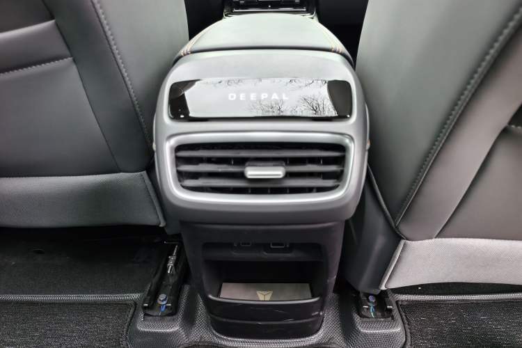 Used Deepal S05 2026 Model 520Max Pure Electric Edition Interior 10