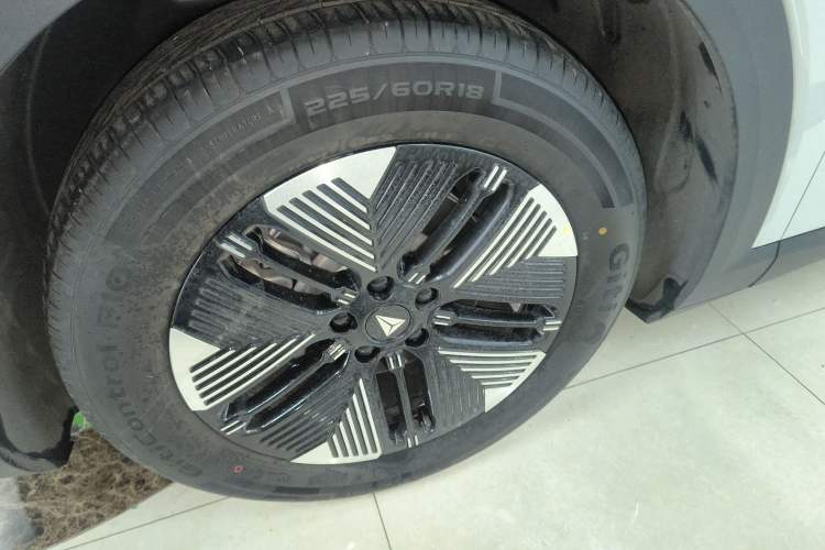 Used Deepal S05 2026 Model 620Max Pure Electric Edition Left Front Wheel Hub
