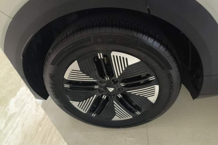 Used Deepal S05 2026 Model 620Max Pure Electric Edition Right Rear Wheel Hub