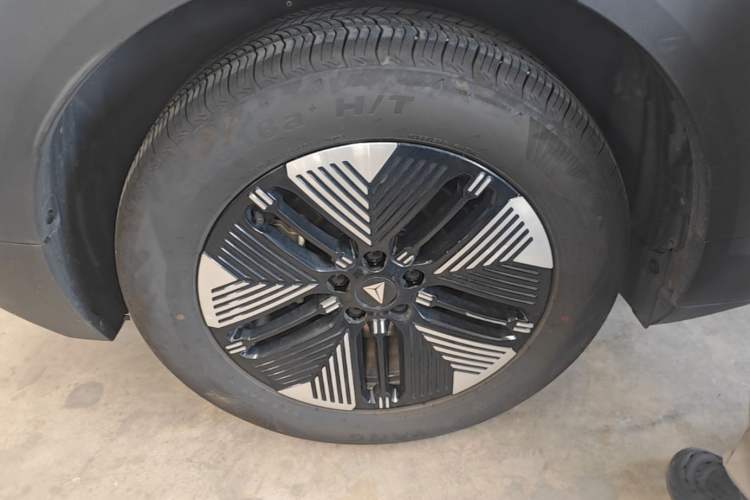 Used Deepal S05 2026 Model 520Max Pure Electric Edition Right Rear Wheel Hub