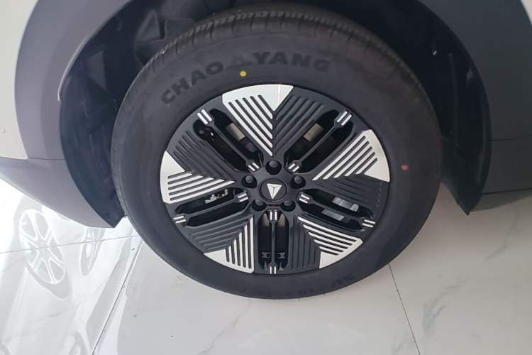 Used Deepal S05 2026 Model 520Max Pure Electric Edition Right Rear Wheel Hub
